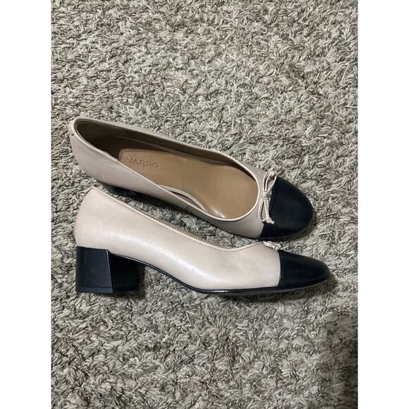 Bernardo Two Tone Heels Bow Toe Cap 8 - Picture 1 of 3